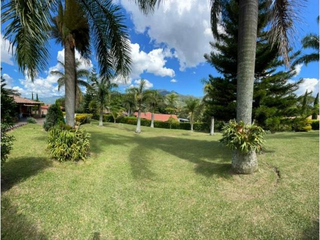 Casa de campo de alto standing de 5 dormitorios en venta Copacabana, Colombia