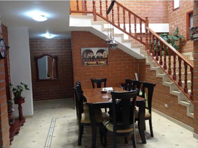 Casa de campo de alto standing de 5 dormitorios en venta Copacabana, Colombia