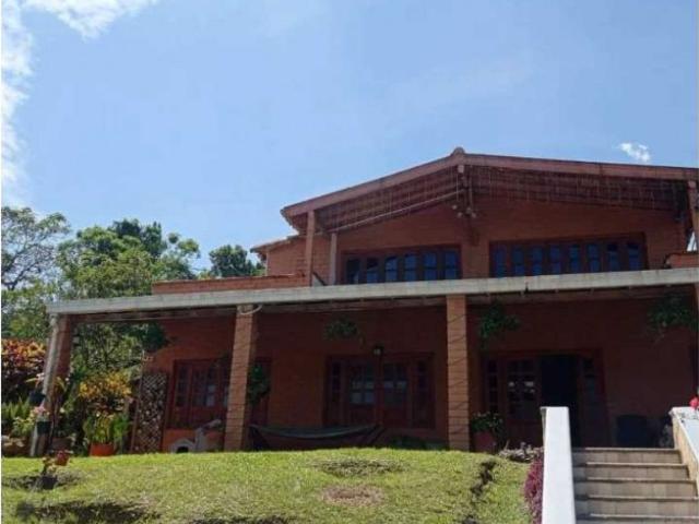 Casa de campo de alto standing de 5 dormitorios en venta Copacabana, Colombia