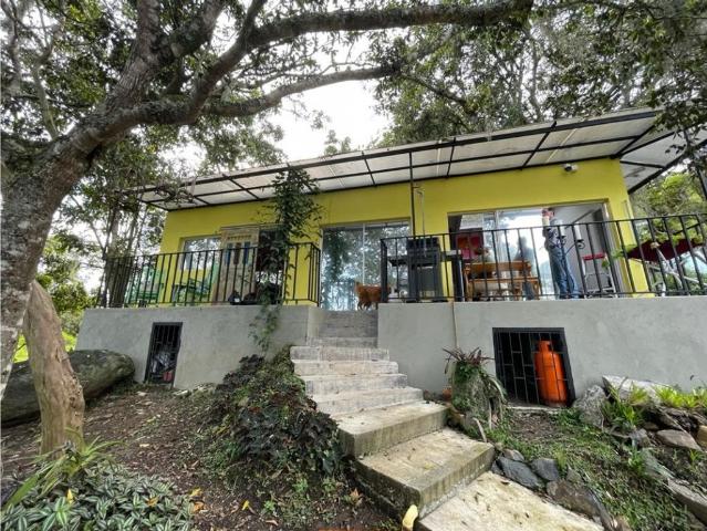 Casa de campo de alto standing de 5 dormitorios en venta Copacabana, Colombia