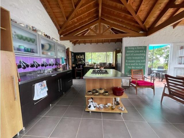 Casa de campo de alto standing de 5 dormitorios en venta Copacabana, Colombia