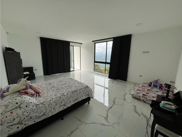 Casa de campo de alto standing de 5 dormitorios en venta Copacabana, Departamento de Antioquia