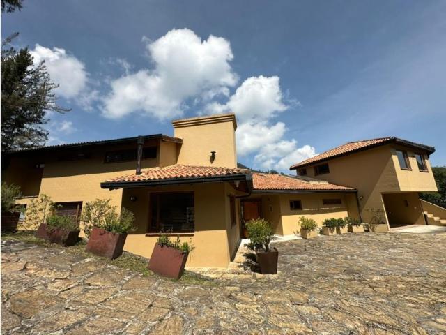 Casa de campo de alto standing de 5 dormitorios en venta La Calera, Colombia