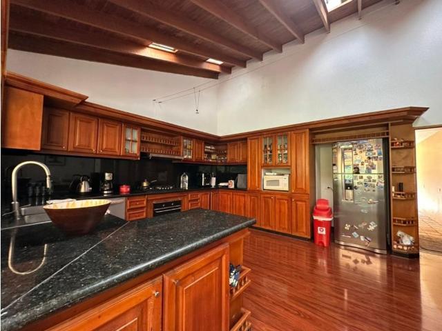 Casa de campo de alto standing de 5 dormitorios en venta La Calera, Colombia