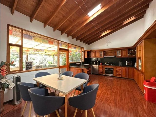 Casa de campo de alto standing de 5 dormitorios en venta La Calera, Colombia