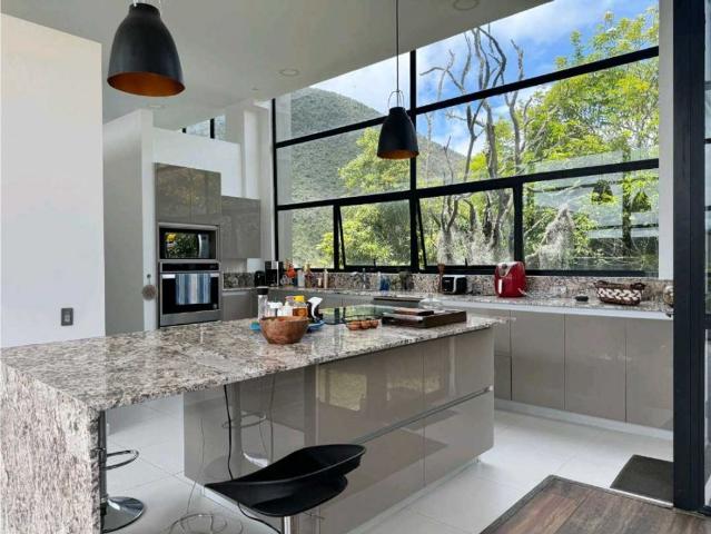 Casa de campo de alto standing de 5 dormitorios en venta La Calera, Cundinamarca