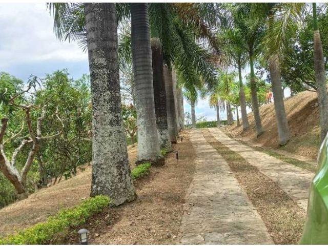 Casa de campo de alto standing de 5 dormitorios en venta La Mesa, Colombia