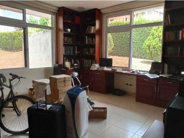 Casa de campo de alto standing de 5 dormitorios en venta La Mesa, Colombia