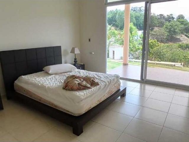 Casa de campo de alto standing de 5 dormitorios en venta La Mesa, Colombia