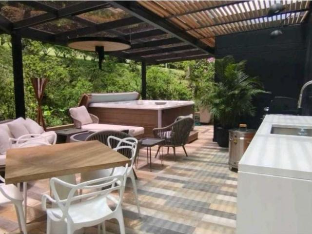 Casa de campo de alto standing de 5 dormitorios en venta Medellín, Departamento de Antioquia