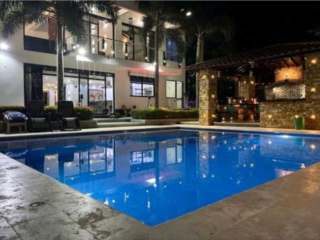 Casa de campo de alto standing de 5 dormitorios en venta San Jerónimo, Colombia