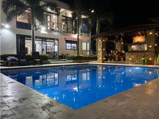 Casa de campo de alto standing de 5 dormitorios en venta San Jerónimo, Colombia