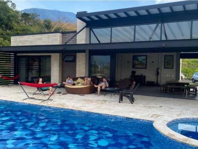 Casa de campo de alto standing de 5 dormitorios en venta San Jerónimo, Departamento de Antioquia