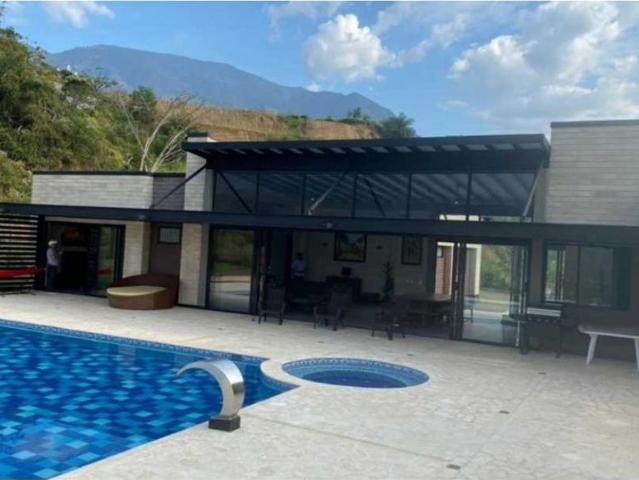 Casa de campo de alto standing de 5 dormitorios en venta San Jerónimo, Departamento de Antioquia