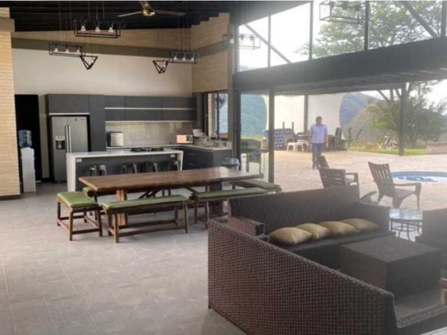 Casa de campo de alto standing de 5 dormitorios en venta San Jerónimo, Departamento de Antioquia