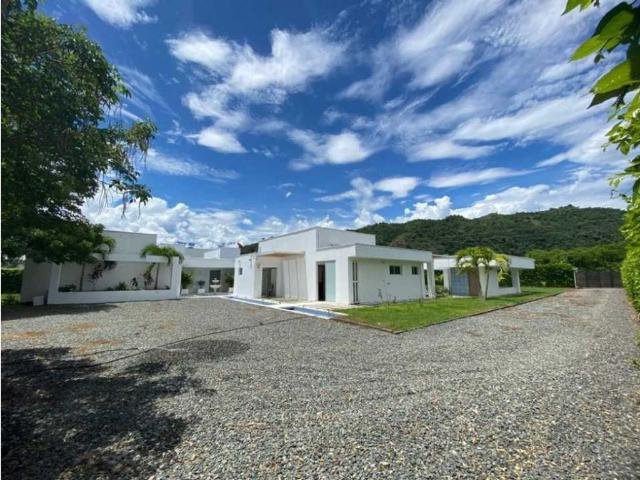 Casa de campo de alto standing de 5 dormitorios en venta Santa Fe de Antioquia, Colombia