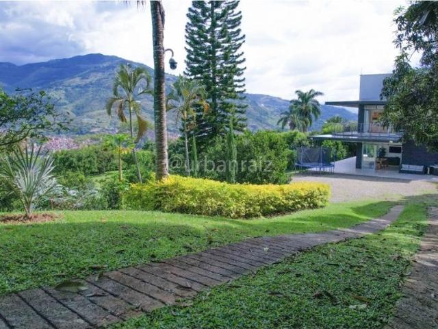 Casa de campo de alto standing de 6 dormitorios en venta Copacabana, Colombia