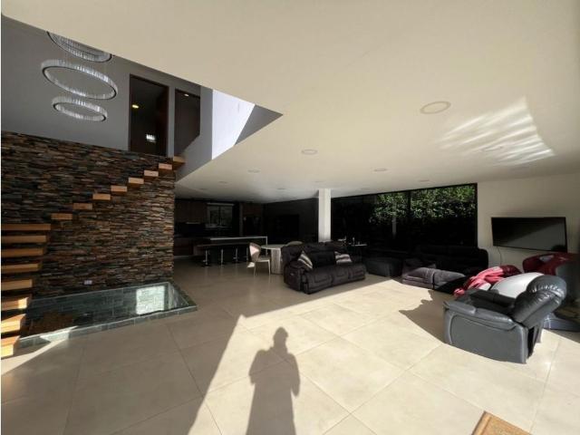 Casa de campo de alto standing de 6 dormitorios en venta Copacabana, Colombia