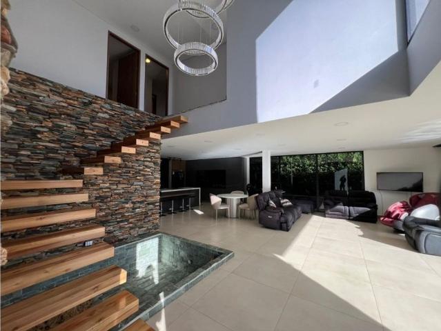 Casa de campo de alto standing de 6 dormitorios en venta Copacabana, Colombia