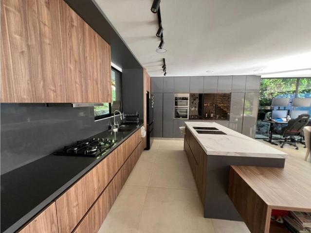 Casa de campo de alto standing de 6 dormitorios en venta Copacabana, Colombia