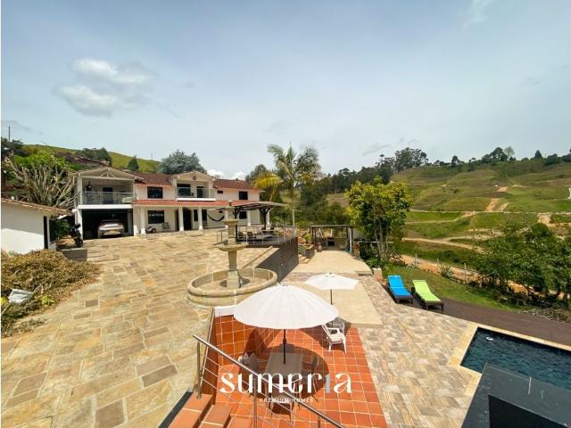 Casa de campo de alto standing de 6 dormitorios en venta Guarne, Departamento de Antioquia