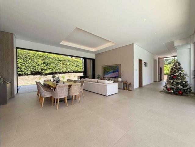 Casa de campo de alto standing de 6 dormitorios en venta San Jerónimo, Departamento de Antioquia