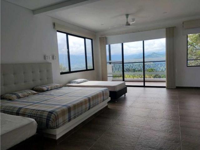 Casa de campo de alto standing de 7 dormitorios en venta La Mesa, Colombia