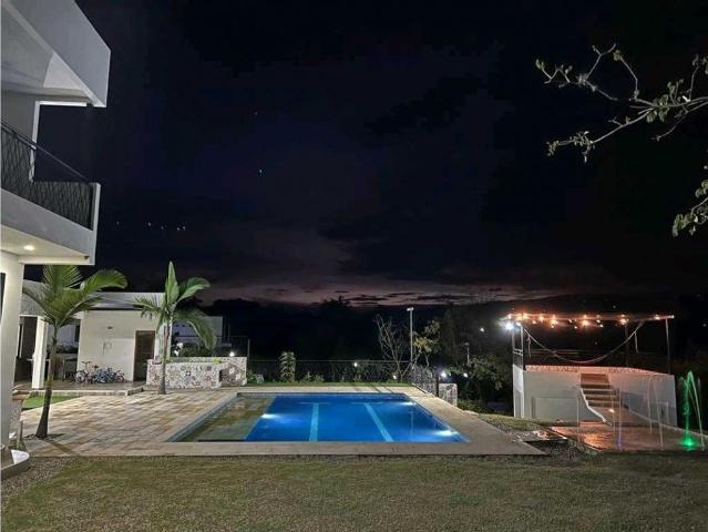 Casa de campo de alto standing de 7 dormitorios en venta La Mesa, Colombia