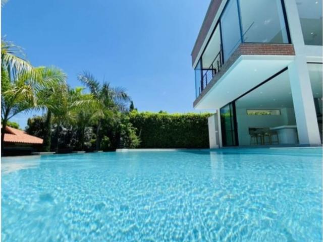 Casa de campo de alto standing de 7 dormitorios en venta San Jerónimo, Colombia