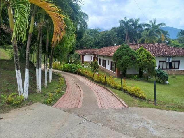 Casa de campo de alto standing de 7 dormitorios en venta San Jerónimo, Departamento de Antioquia