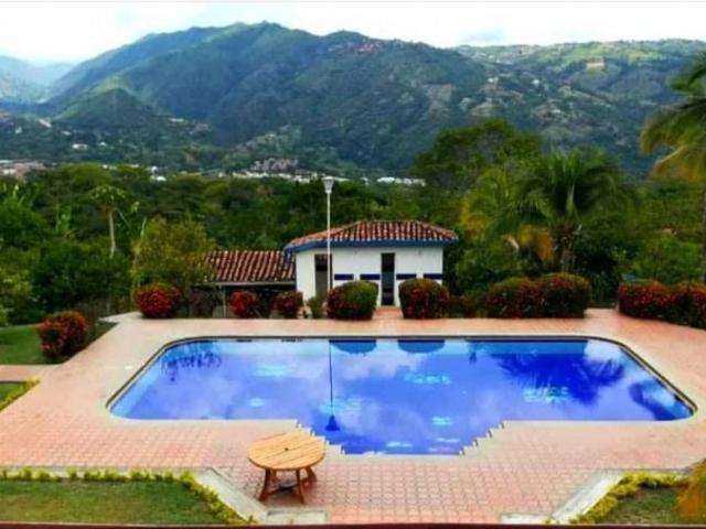 Casa de campo de alto standing de 7 dormitorios en venta San Jerónimo, Departamento de Antioquia