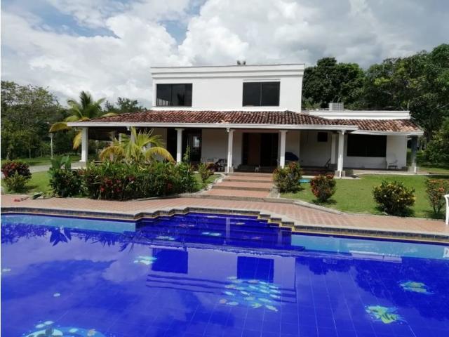 Casa de campo de alto standing de 7 dormitorios en venta San Jerónimo, Departamento de Antioquia