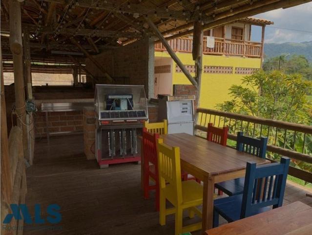 Casa de campo de alto standing de 7 dormitorios en venta Venecia, Colombia