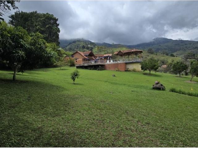Casa de campo de alto standing de 8 dormitorios en venta Copacabana, Departamento de Antioquia