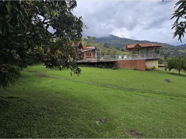 Casa de campo de alto standing de 8 dormitorios en venta Copacabana, Departamento de Antioquia