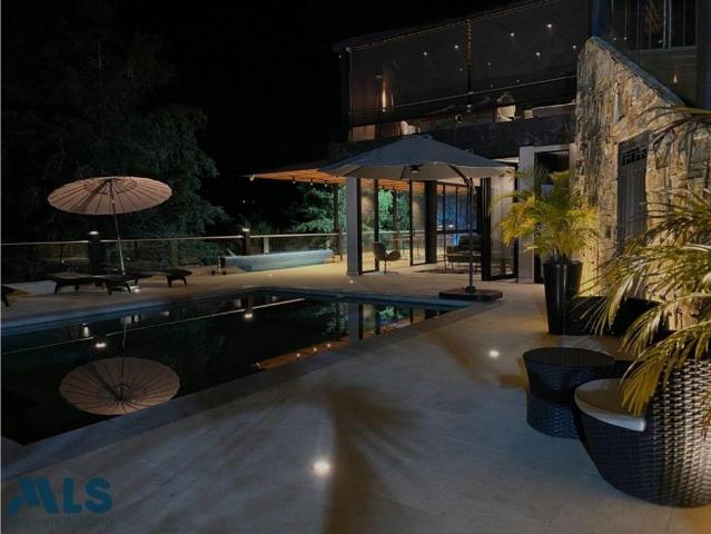 Casa de campo de alto standing de 8 dormitorios en venta Guarne, Departamento de Antioquia