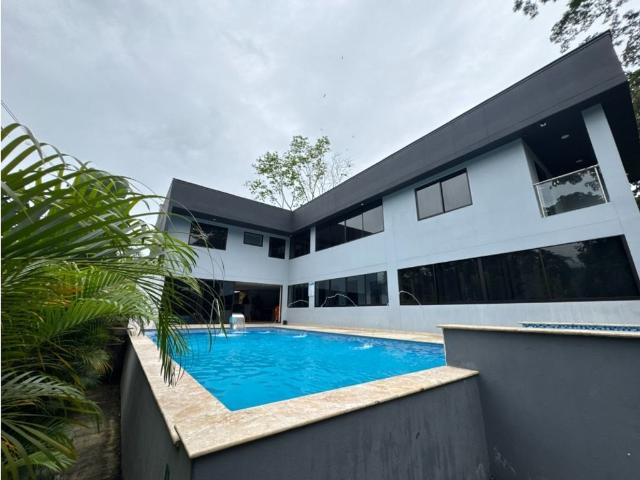 Casa de campo de alto standing de 8 dormitorios en venta San Jerónimo, Colombia