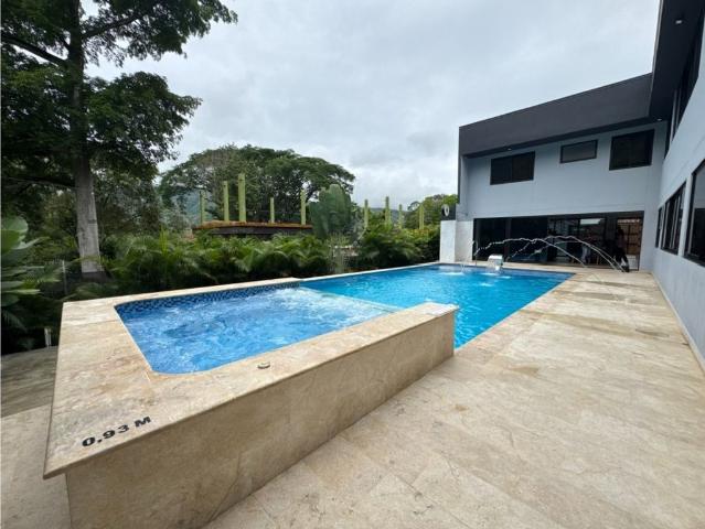 Casa de campo de alto standing de 8 dormitorios en venta San Jerónimo, Colombia