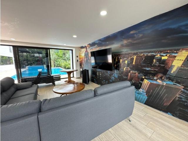 Casa de campo de alto standing de 8 dormitorios en venta San Jerónimo, Colombia