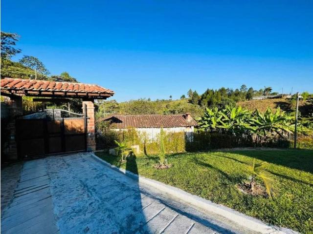 Casa de campo de alto standing de 9 dormitorios en venta Guarne, Colombia