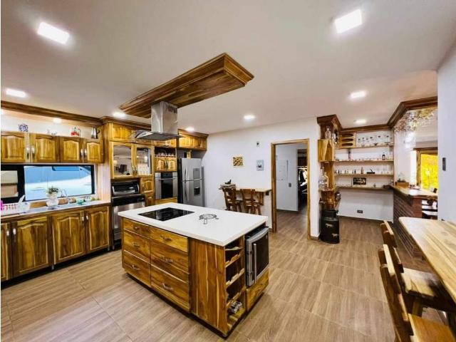 Casa de campo de alto standing de 9 dormitorios en venta Guarne, Colombia