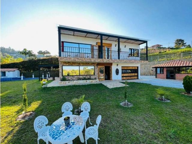 Casa de campo de alto standing de 9 dormitorios en venta Guarne, Colombia