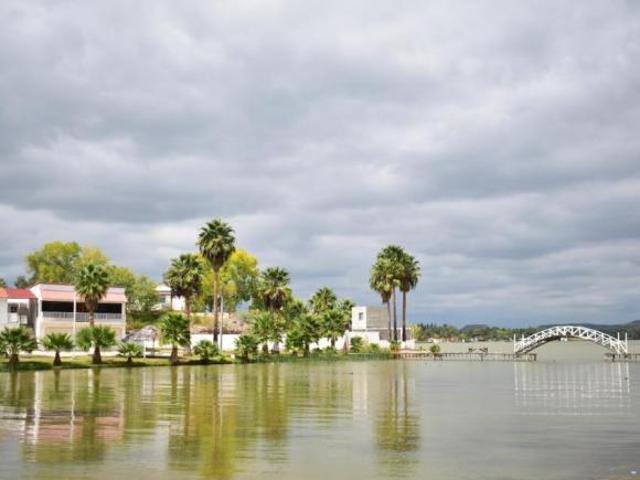Casa DE CAMPO EN LAGO COLINA