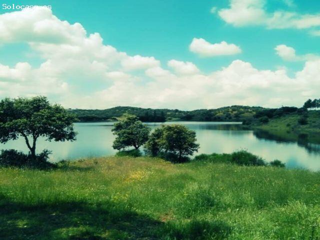 Casa en venta en Arroyomolinos De León, Huelva