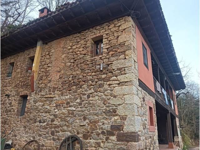 Casa Rural en venta en Oviedo, Asturias