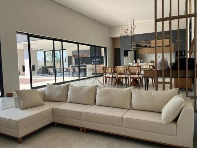 Casa venda em Região Imediata de São José dos Campos, Região Metropolitana do Vale do Paraíba e Litoral Norte