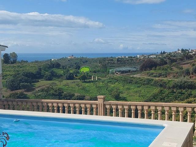Casa en venta en Benajarafe, La Axarquía