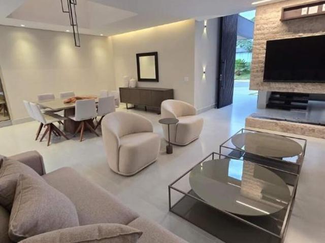 Casa venda em Dores de Guanhães, Região Geográfica Intermediária de Governador Valadares