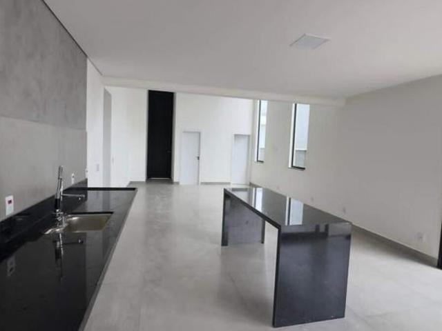 Casa venda em Dores de Guanhães, Região Geográfica Intermediária de Governador Valadares