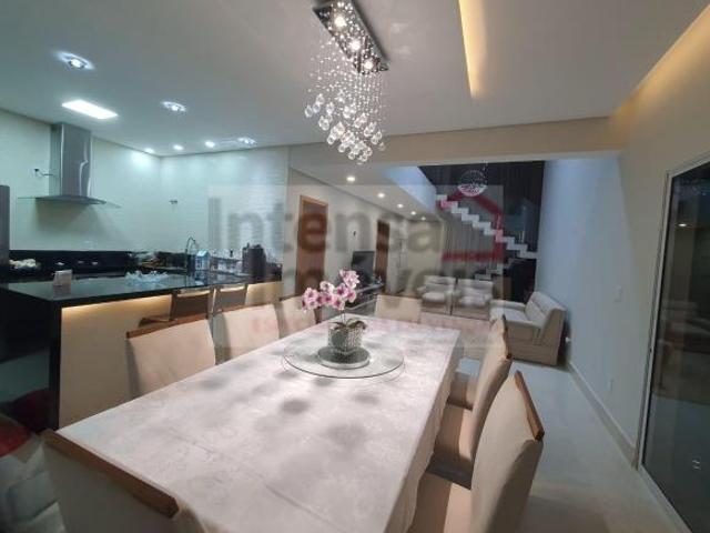 Casa venda em Região Imediata de Taubaté-Pindamonhangaba, Região Metropolitana do Vale do Paraíba e Litoral Norte